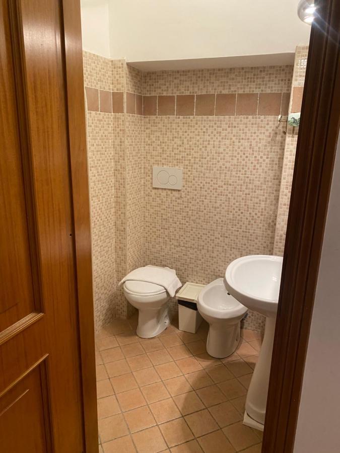 Apartment For 6 People Rom